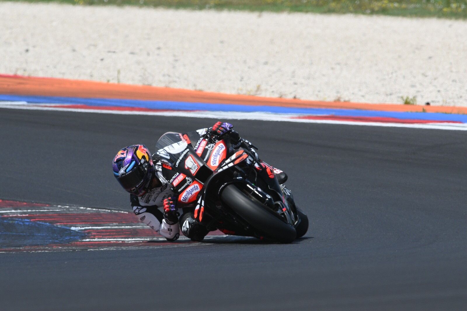 © Aprilia Racing Press Office