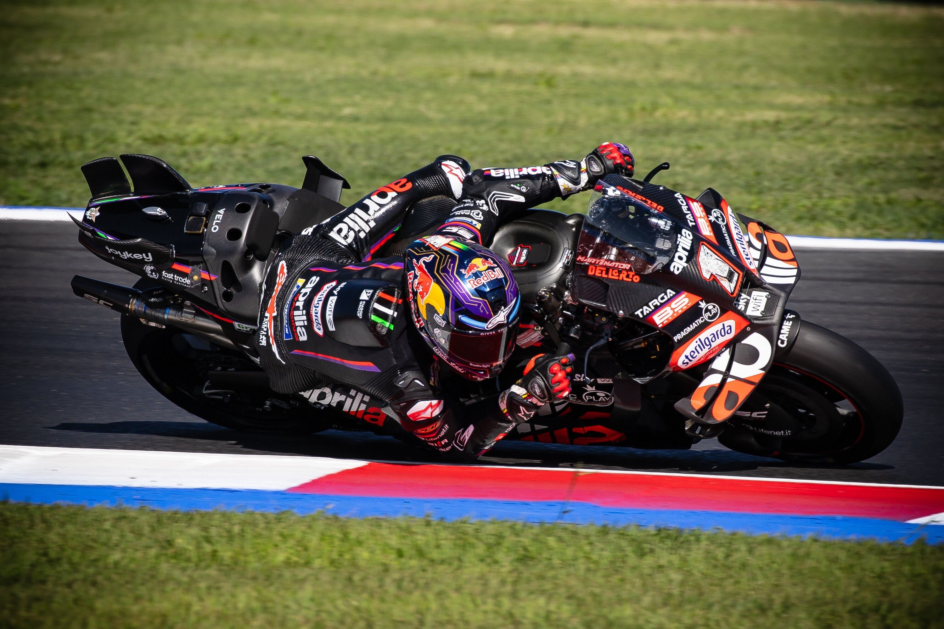 © Aprilia Racing Press Office