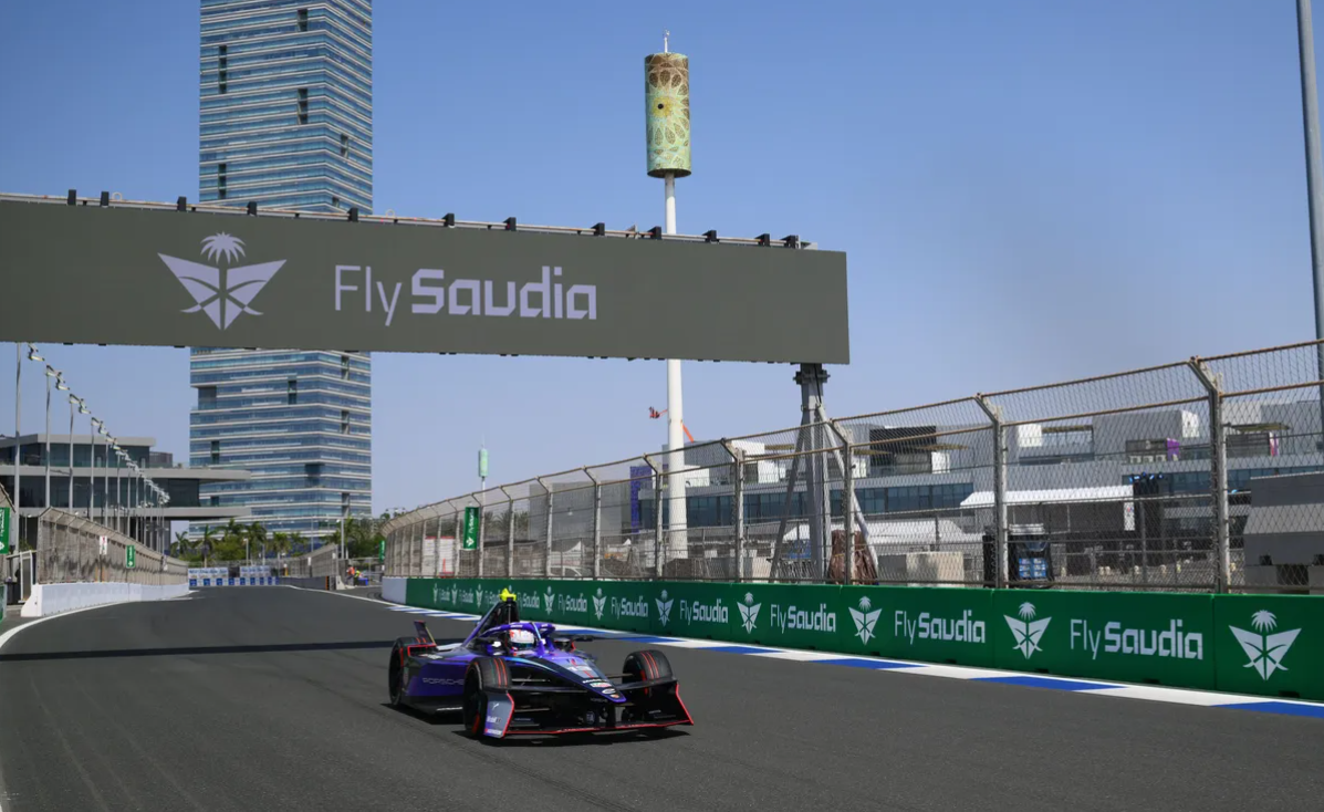 © FormulaE