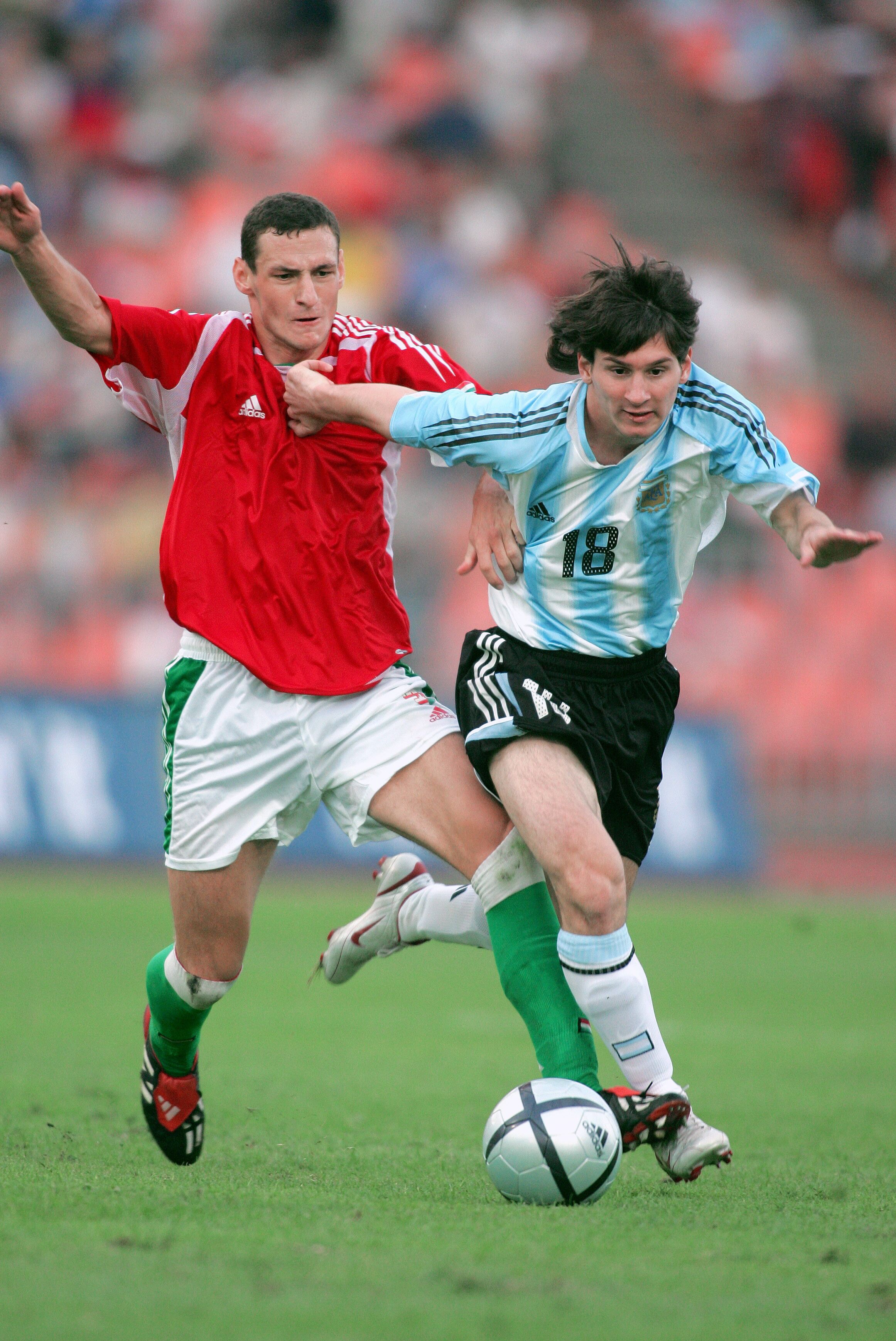© Getty Images | L'espulsione di Messi contro l'Ungheria nel 2005