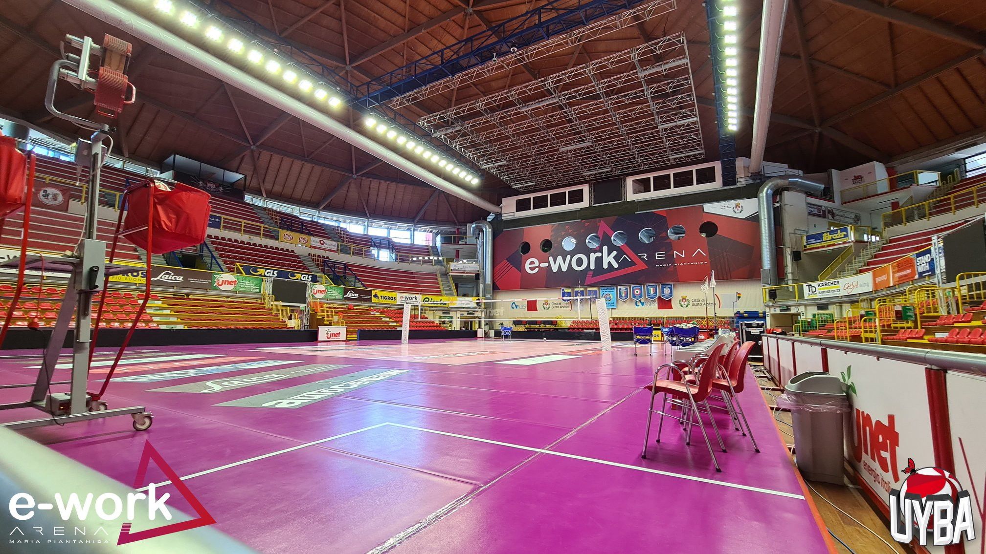 © UYBA Volley  | Il teatro delle storie sportive e delle imprese storiche della UYBA Volley cambia denominazione: inaugurato nel 1997 e dal 2007 Palayamamay, diventa e-work Arena. 