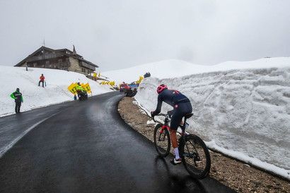 © Getty Images  | Pesanti i distacchi inflitti da Bernal sulle Dolomiti ai rivali: per il colombiano è la seconda vittoria di tappa. 