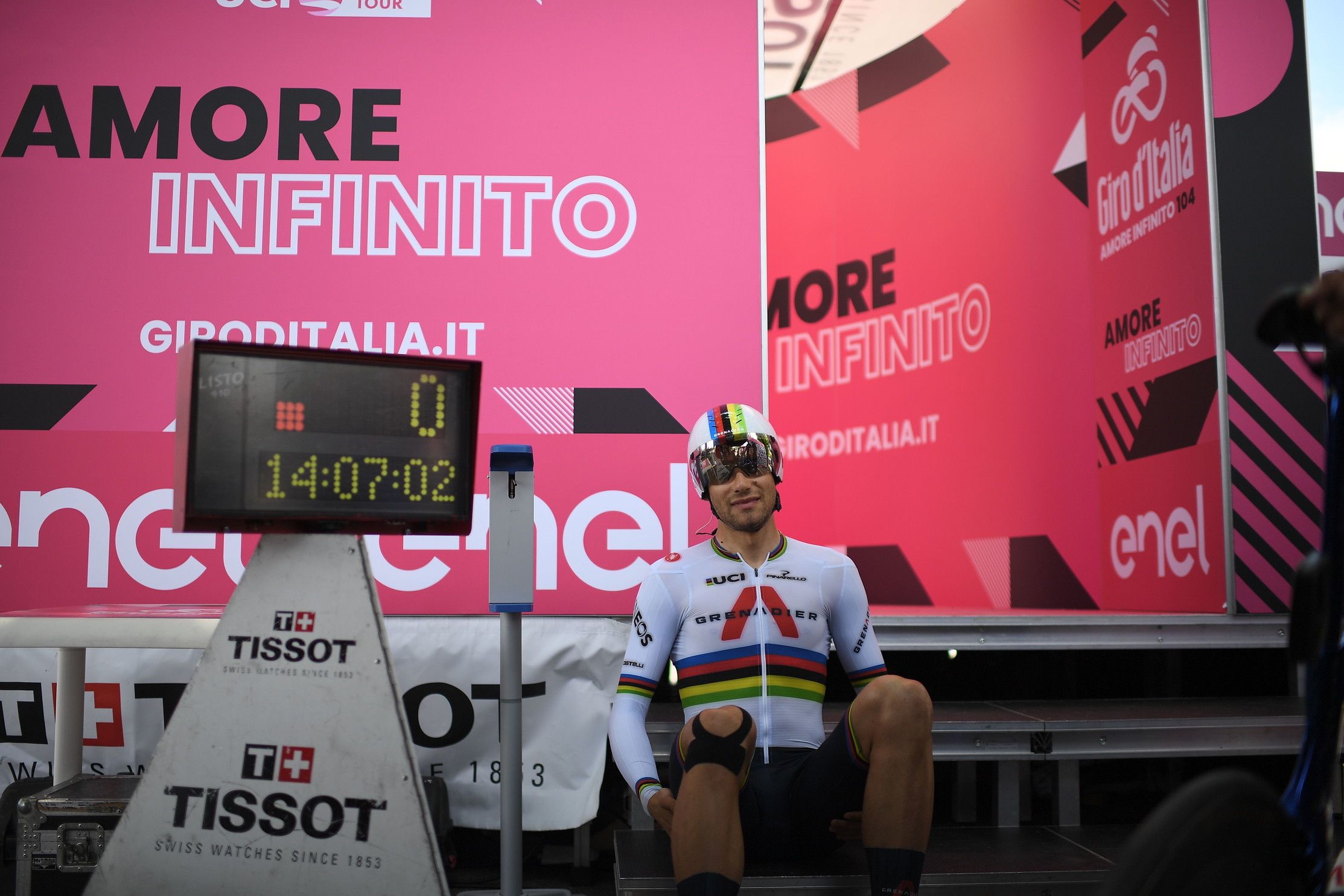 © Getty Images  | Il colombiano Egan Bernal ha vinto la edizione nº 104 del Giro d'Italia. Nell'ultima tappa, una cronometro individuale con partenza da Senago e arrivo in Piazza Duomo a Milano, si è imposto Filippo Ganna.