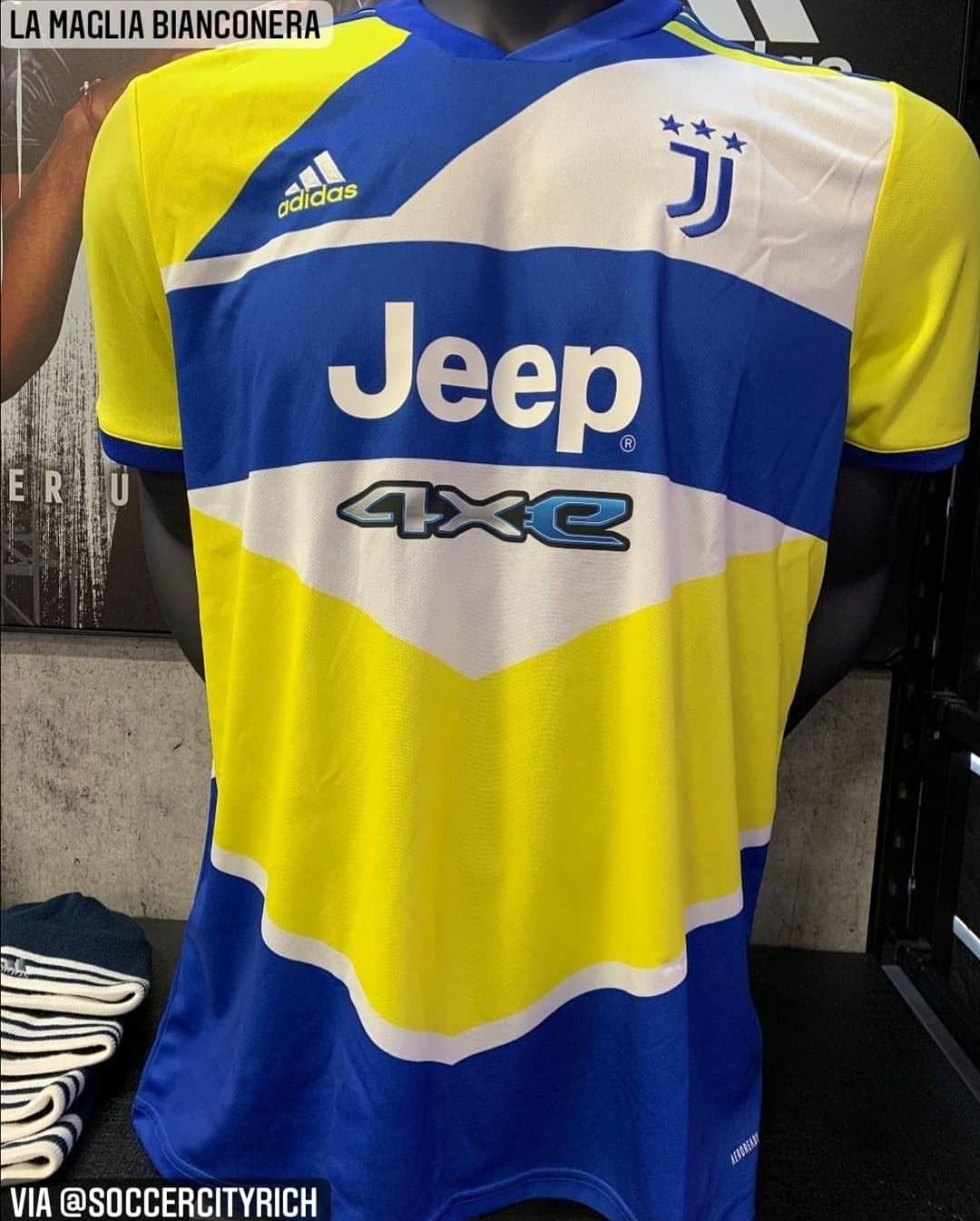 Juventus ecco la nuova seconda maglia e spunta anche la terza. Sportmediaset