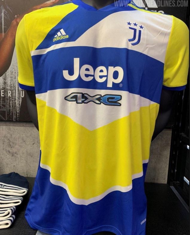 Juventus terza maglia per sorprendere e bianca blu e gialla Sportmediaset