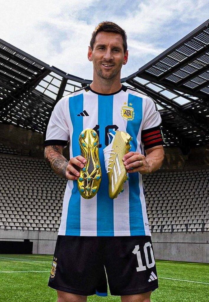 Scarpe di calcio messi on sale