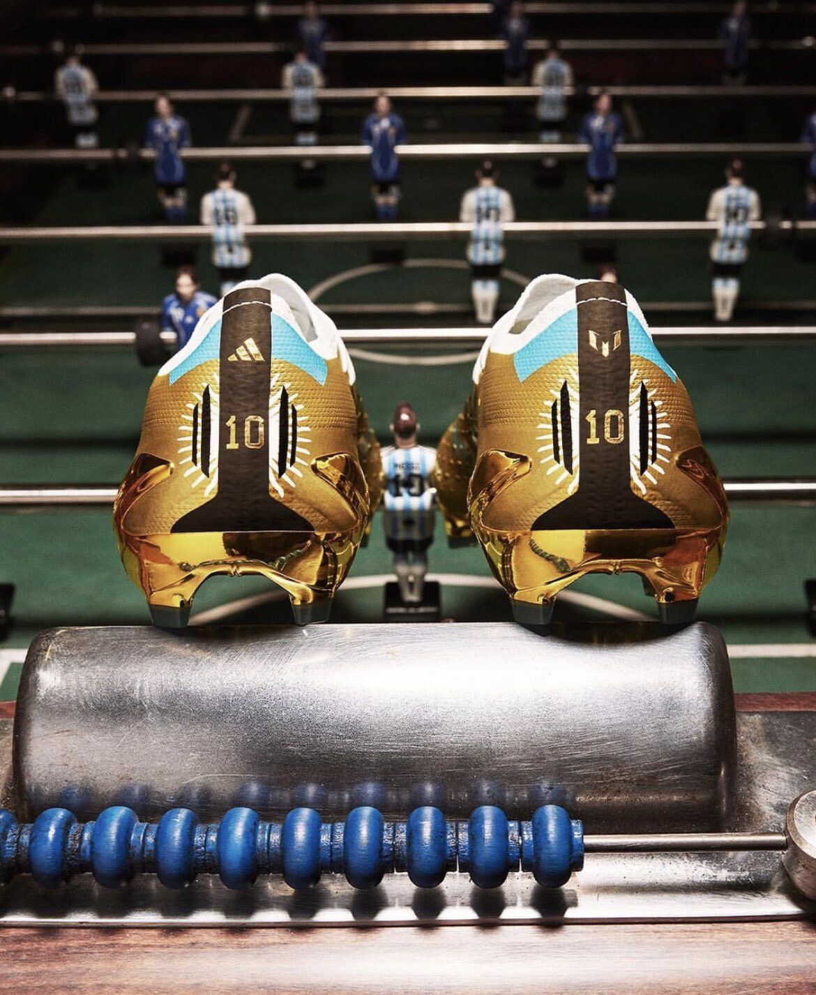 Messi piedi d oro ecco le scarpe per i Mondiali Sportmediaset
