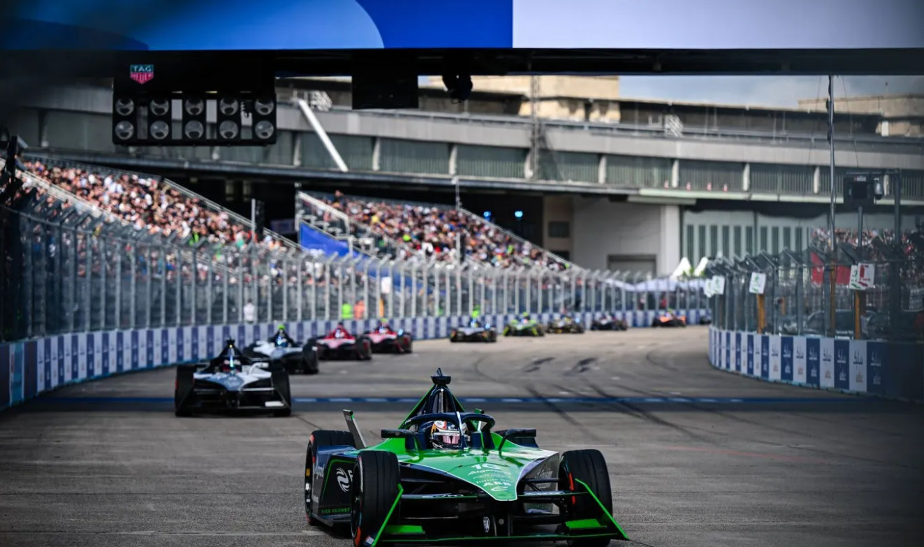 © FormulaE