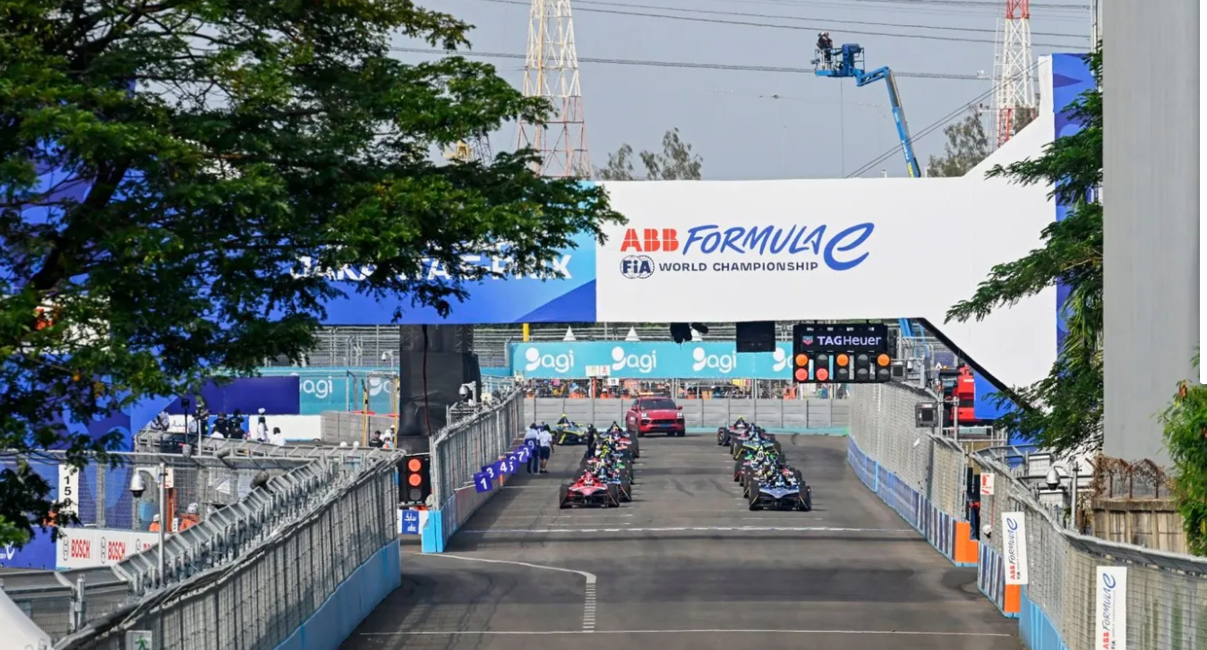 © FormulaE