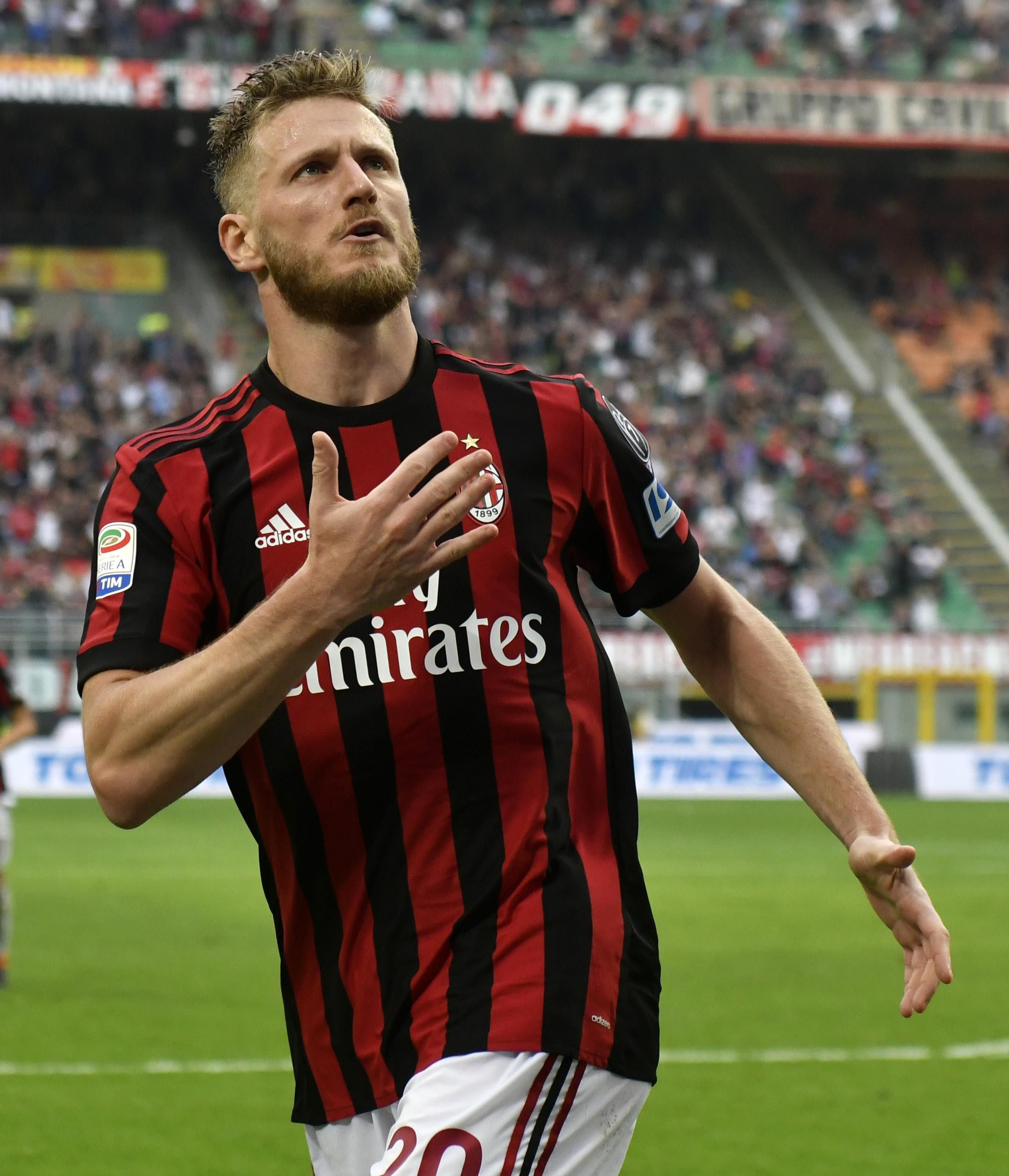 © ipp  | Montolivo, 2,5 milioni netti