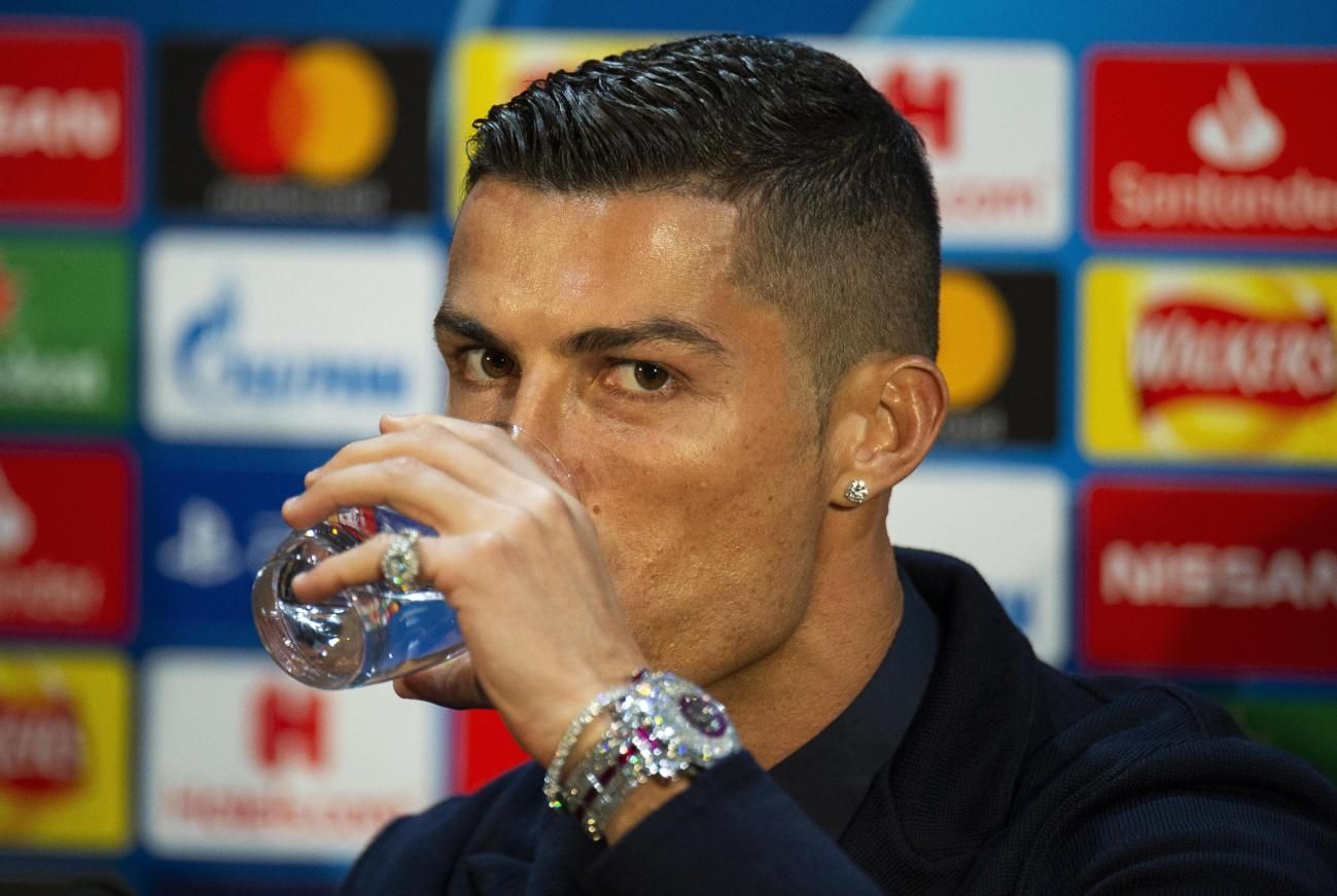 Cristiano Ronaldo orologio da 2 milioni di euro le foto Sportmediaset