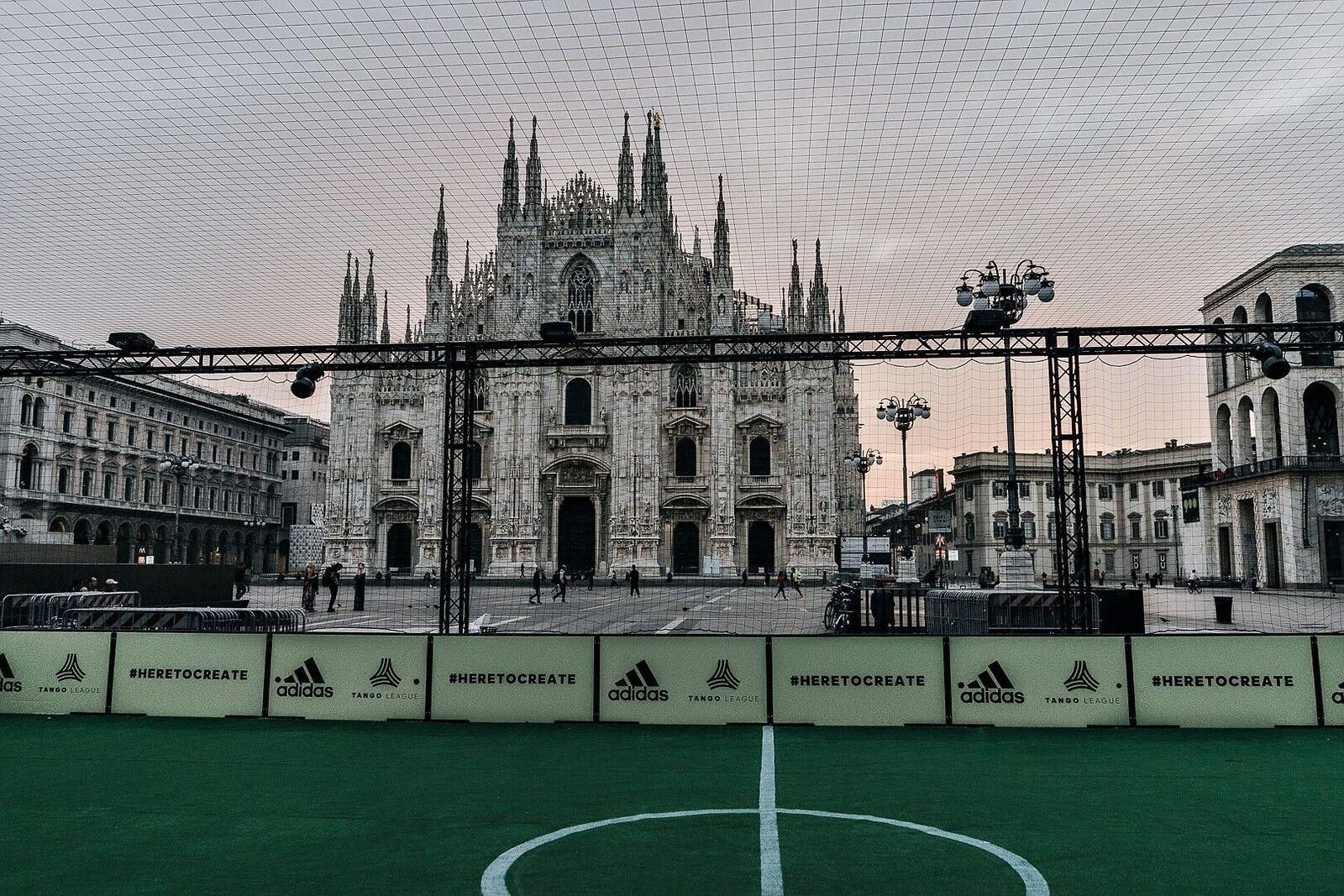 Adidas milano piazza duomo deals