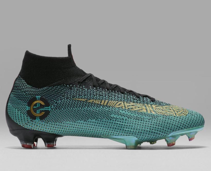 CR7 le nuove scarpe da. capitano Sportmediaset