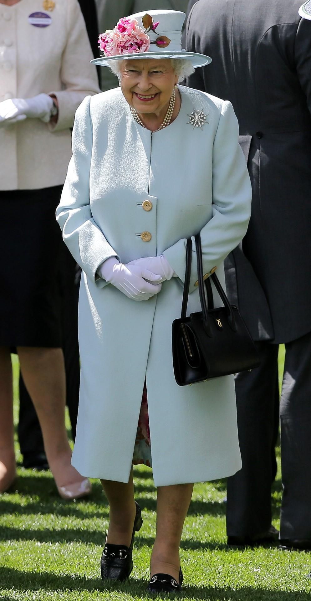 © -afp  | Un cappello di fiori - La regina Elisabetta nel corso dell'ultimo Royal Ascot