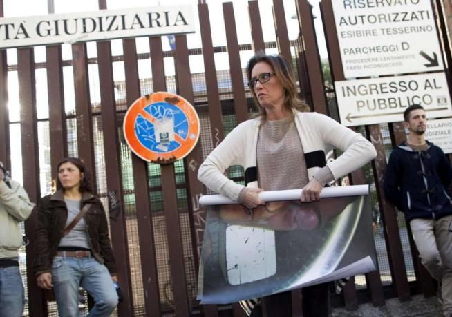 © ansa  | Ilaria Cucchi all'esterno della Procura di Roma