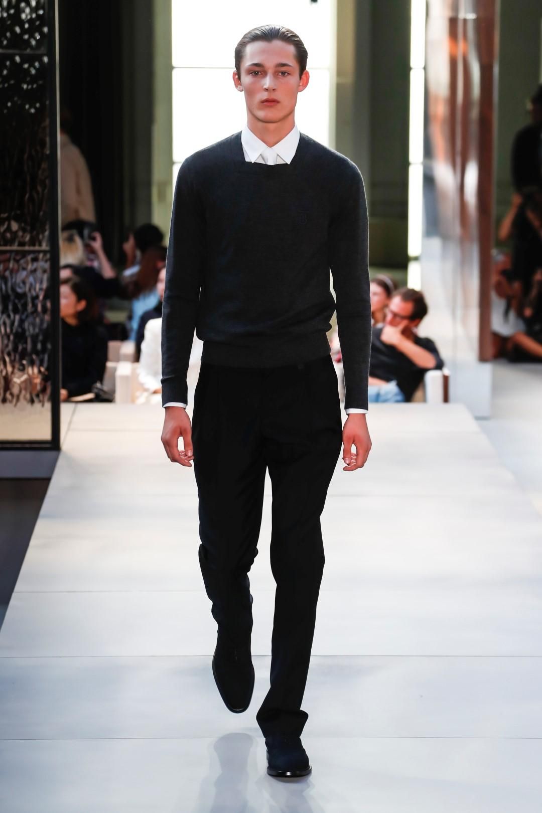 Uomo amato nero come vestirvi se stravedete per il total black Tgcom24