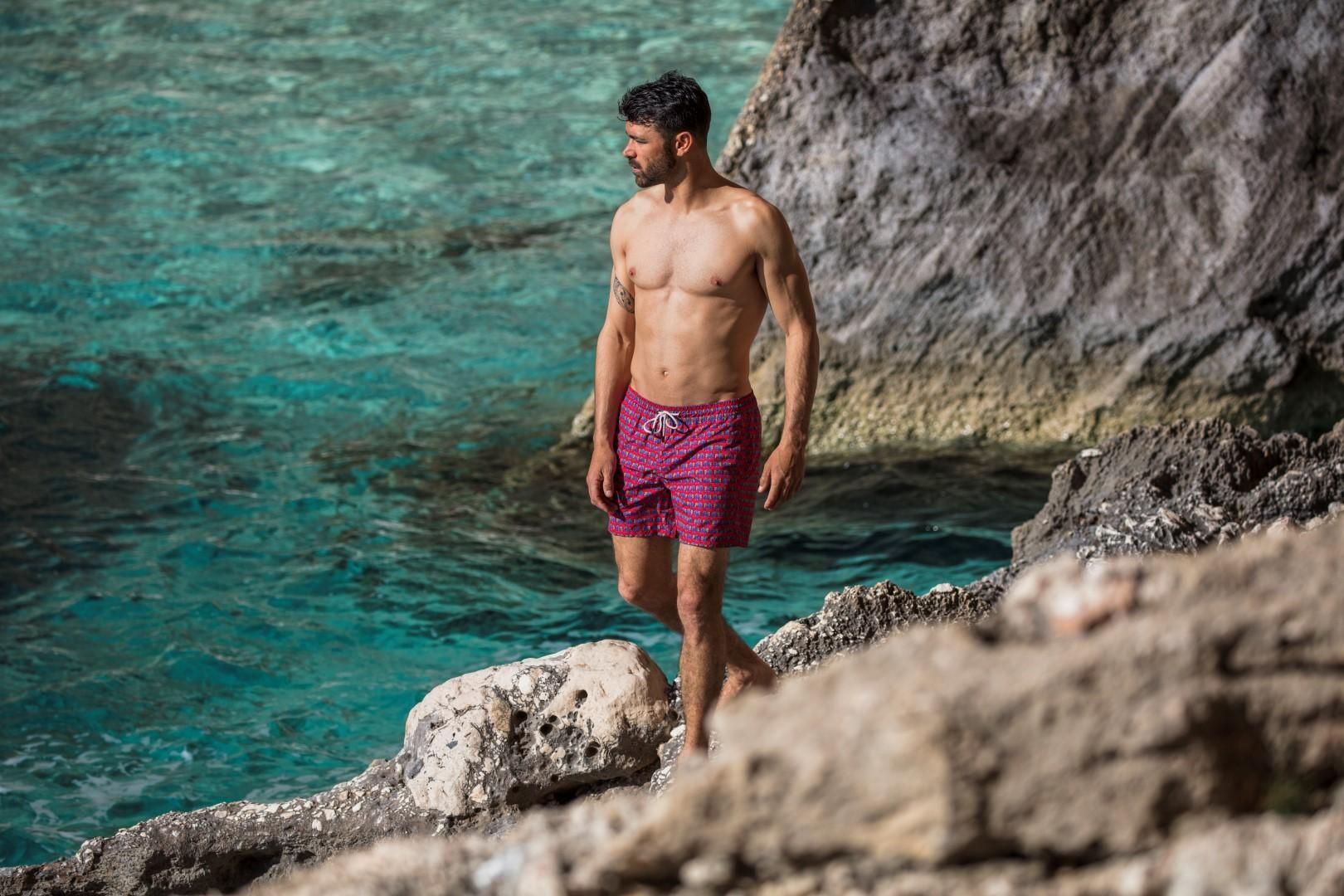 Uomo in slip o boxer online
