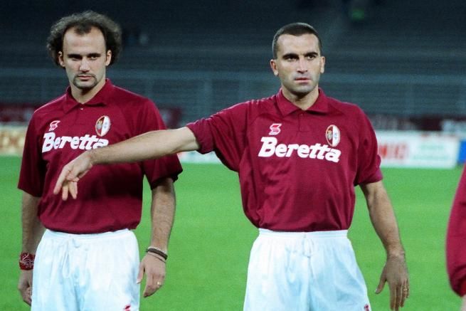 © Web  | Primo posto: Robin FRIDAY - Attaccante inglese del Reading e del Cardiff morto all'età di 38 anni per una sospetta overdose di eroina.