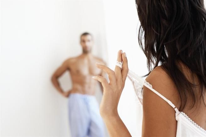 © Corbis  | PATCHOULI – Combinato con altri oli, è ottimo da utilizzare per un massaggio erotico. L'olio essenziale di patchouli solleva l'umore, aiuta a trovare un'intesa armonica rispetto alla propria fisicità e rilassa la mente. Inoltre, aiuta a cicatrizzare la pelle e a combattere la cellulite.