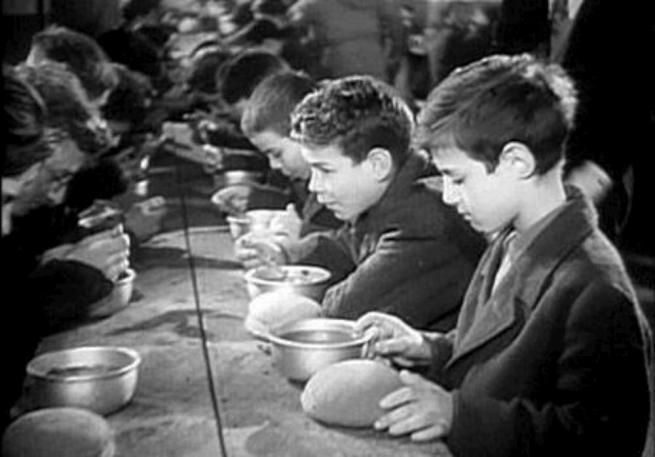 © ansa  | Il primo premio a Hollywood risale al 1949: "Sciuscià", di Vittorio De Sica. Si tratta di un "Premio Speciale", perchè all'epoca non era ancora istituita la categoria miglior film straniero.