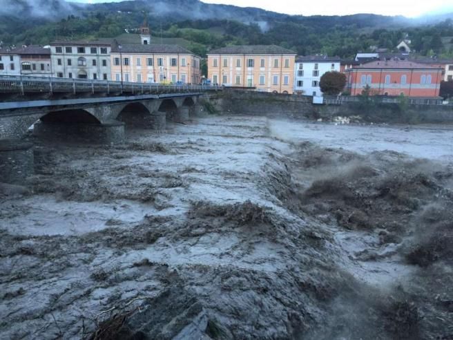 © ansa  | La piena del Nure in zona Bettola nel Piacentino