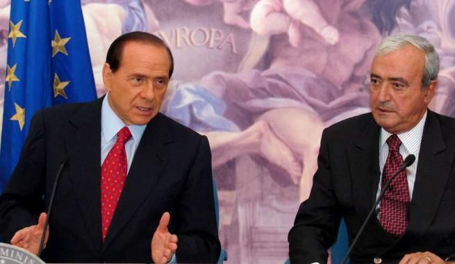 © ansa  | Silvio Berlusconi con Antonio Martino in una foto del 2005