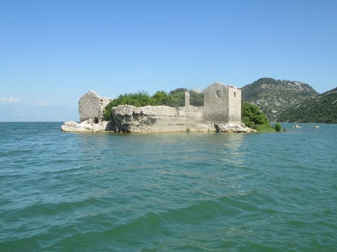 © dal-web  | 
      Santo Stefano, la spiaggia
   