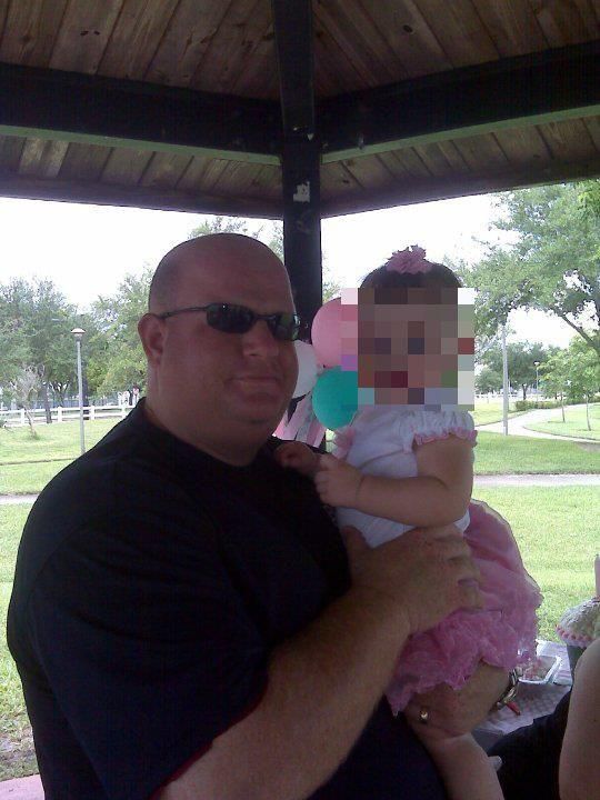 © facebook  | Aaron Feis, il coach eroe