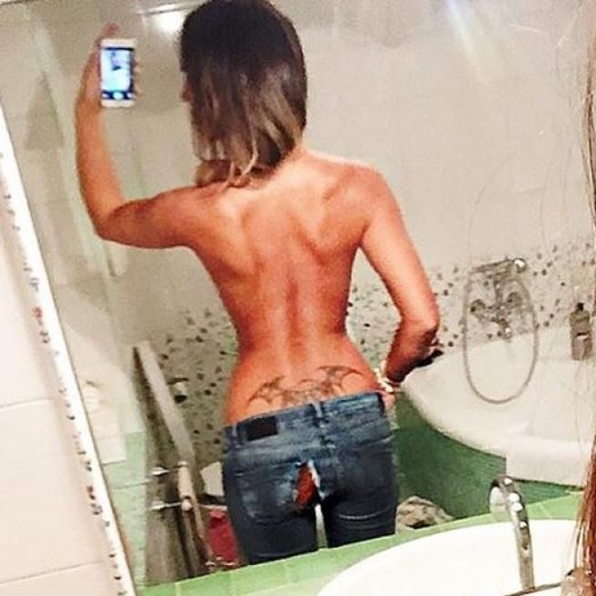 © instagram  | 
   