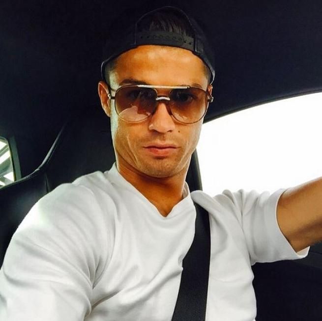 © instagram  | 
   