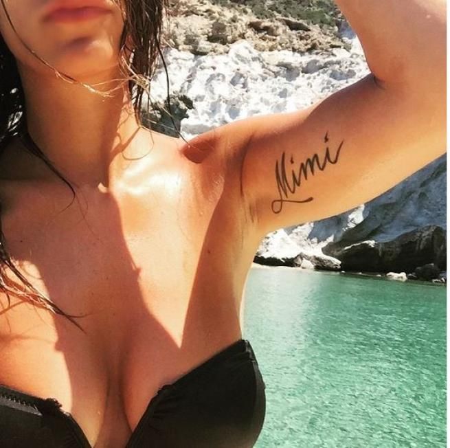 © instagram  | 
   