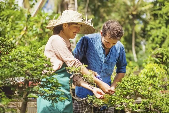 © istockphoto  | IL VALORE DELLA FATICA - A stare con le mani nella terra ci si sporca e ci si stanca, ma fare fatica è divertente e libera la mente