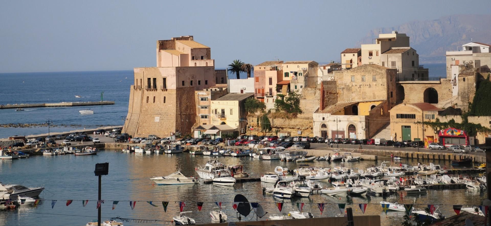 © istockphoto  | 
      Sciacca
   