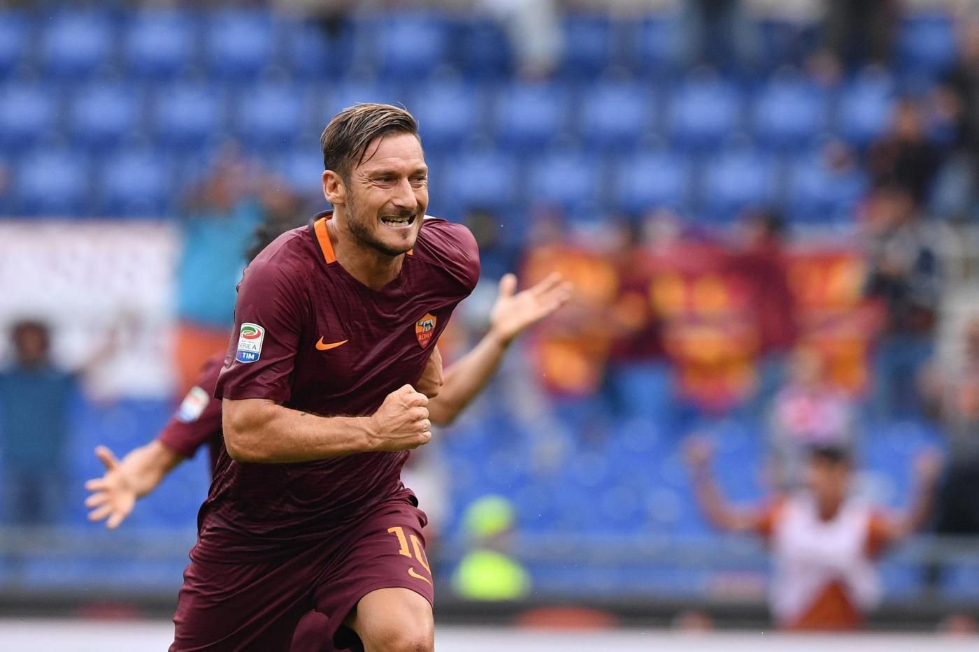 © lapresse  | 1) Francesco TOTTI - 249 gol
Nessuno come Totti. Almeno tra i cannonieri della Serie A ancora in attività. Il capitano della Roma sfida i goleador del passato ma per quelli attuali è irraggiungibile. Ecco la classifica dei migliori cannonieri del nostro campionato che ancora stanno giocando. 