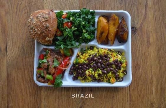 © tgcom24  | In Brasile i bambini dovrebbero mangiare carne di maiale con verdure miste, riso con fagioli neri, insalata, pane e platani cotti al forno. 