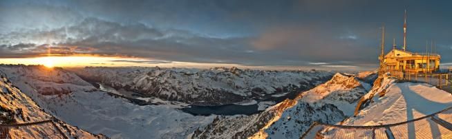 © ufficio-stampa  | 
      Sci sulla neve fresca a St. Moritz, Corvatsch
   