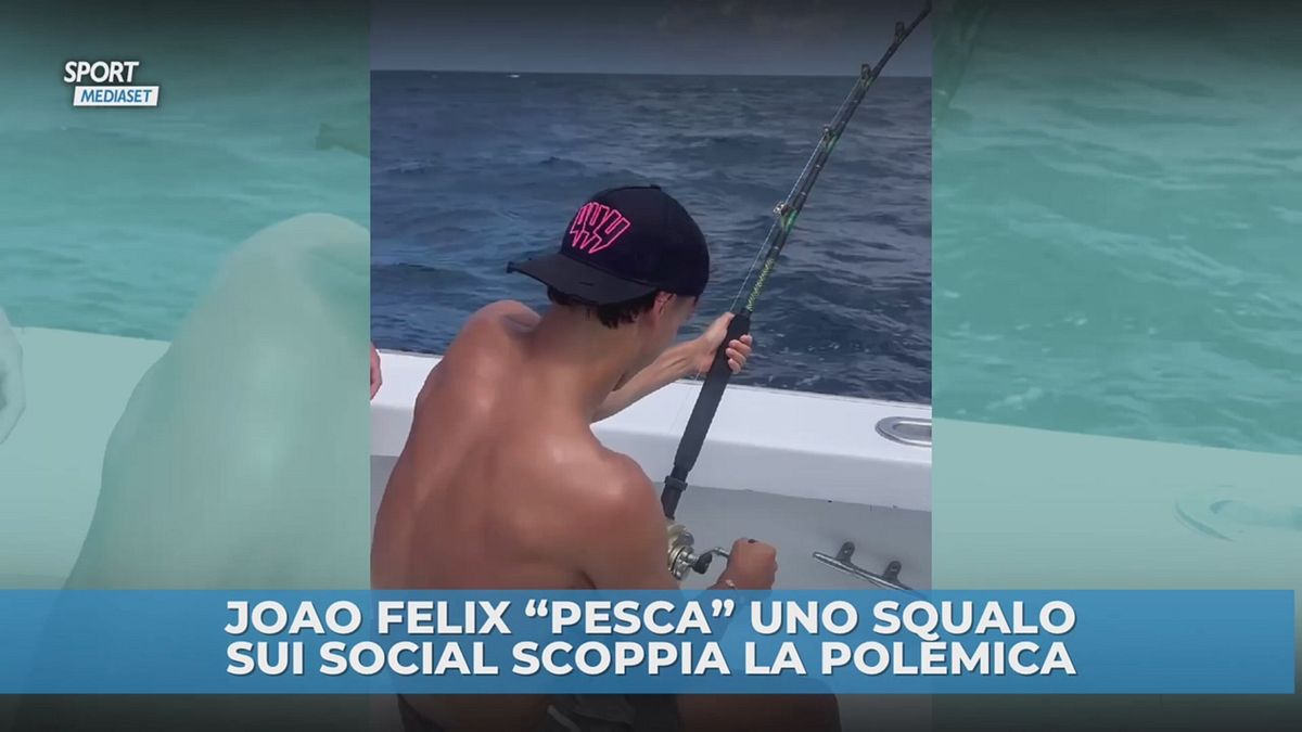 Joao Felix "pesca" uno squalo. Sui social scoppia la polemica