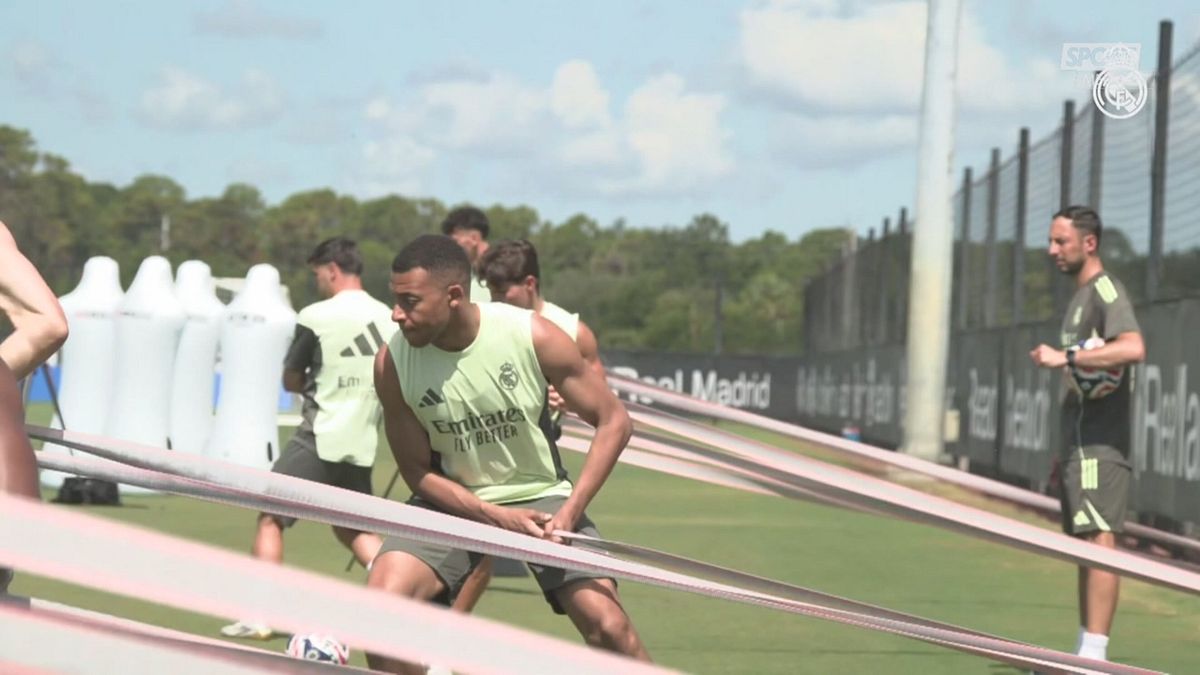 23 MCH MBAPPE DIMAGRITO IN ALLENAMENTO 24/06 MCH