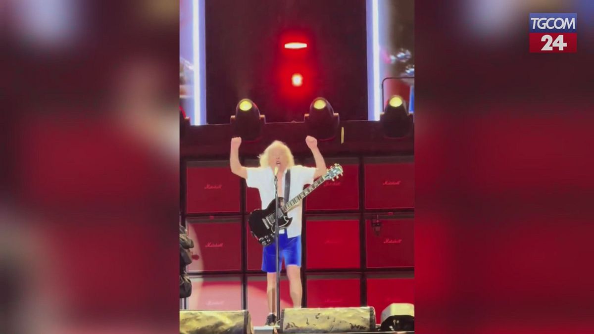 La performance degli Ac/Dc che ha fatto chiedere a molti fan: "Non è il momento di ritirarsi?"