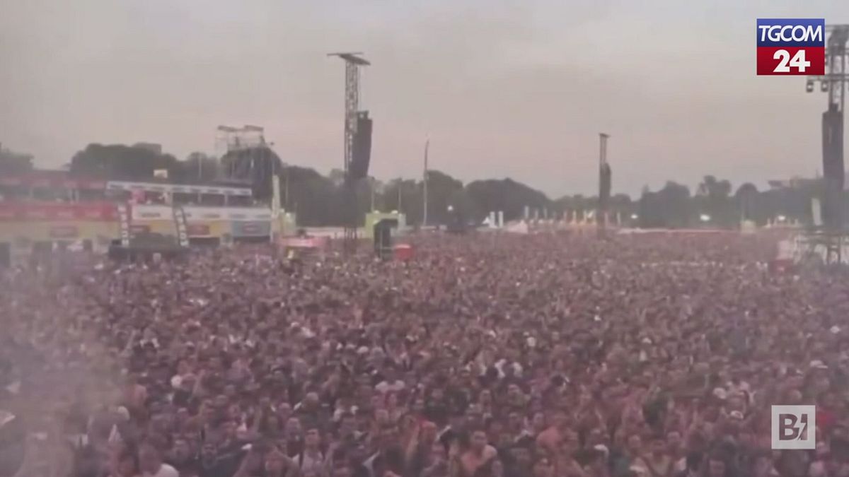 Al concerto dei Linkin Park, 78mila persone cantano... Laura Pausini