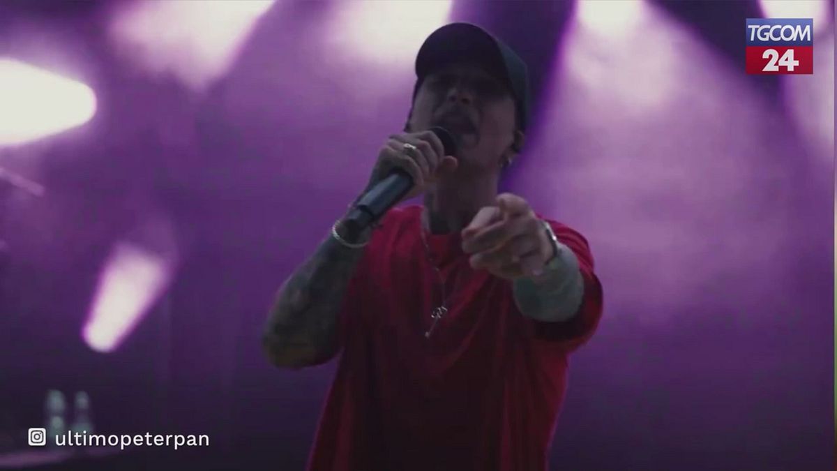 Ultimo pronto al tour negli stadi: svelato il palco