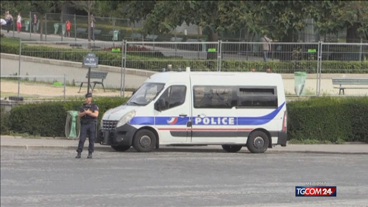 18.00 FRANCIA, PSICOSI "PUNTURE SELVAGGE" SRV