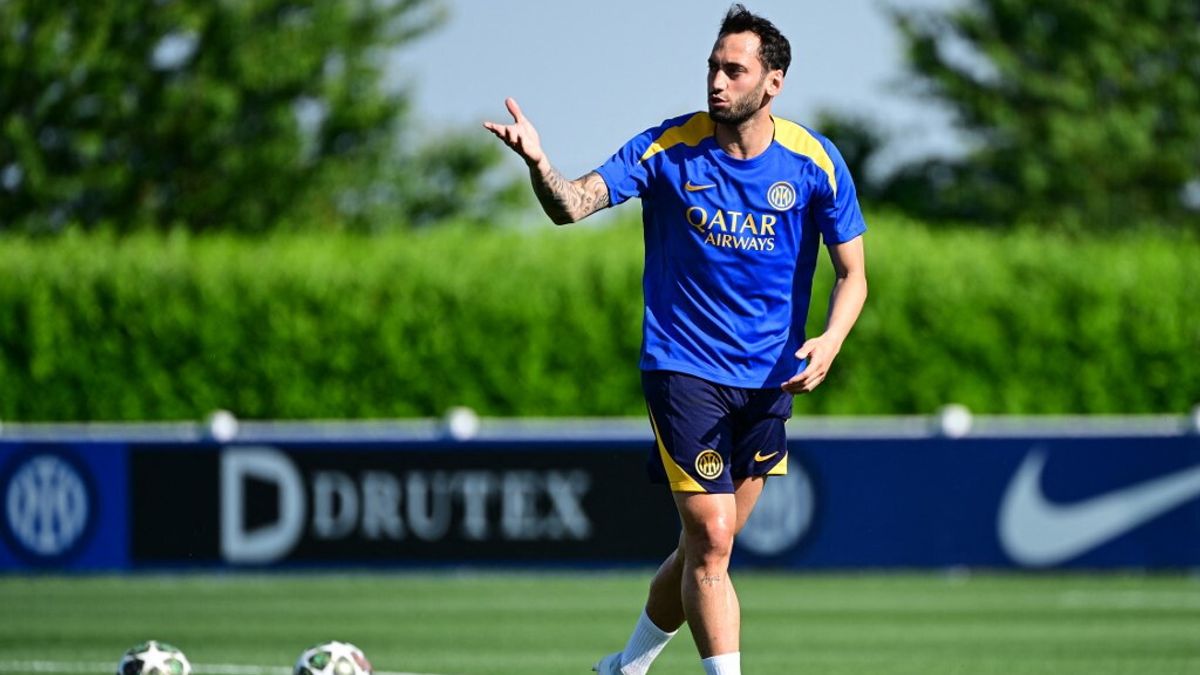 Hakan Calhanoglu