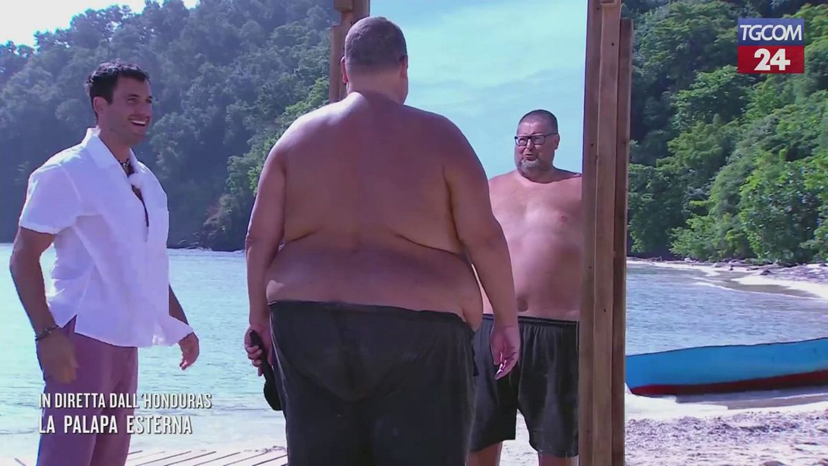 "L'Isola dei famosi", la prova del peso di Mario Adinolfi