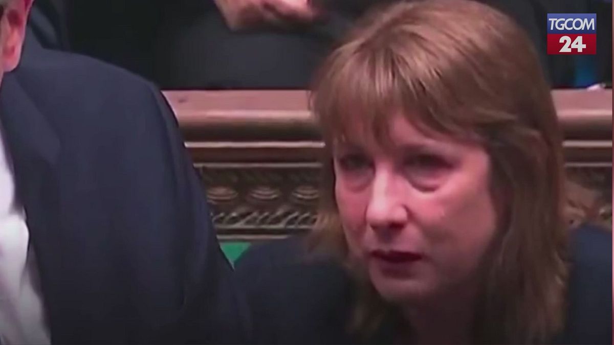Gb, le lacrime in Aula della Cancelliera Reeves