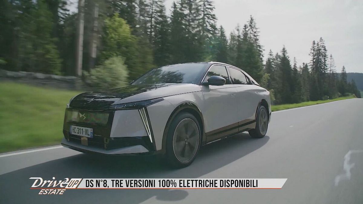 DS N°8, l'ammiraglia elettrica elegante e raffinata