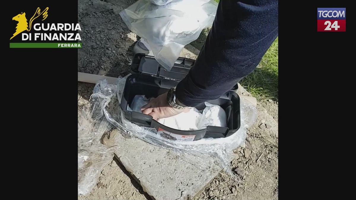Ferrara, traffico di oro e argento verso la Svizzera: sgominata organizzazione
