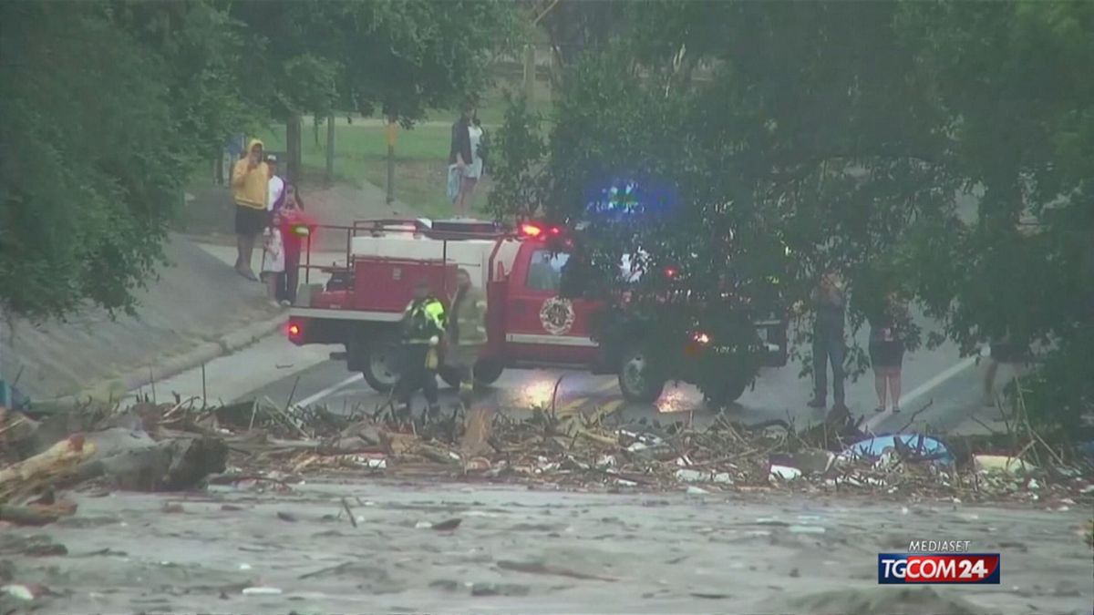 12.01 ALLUVIONE TEXAS, MORTI E DISPERSI