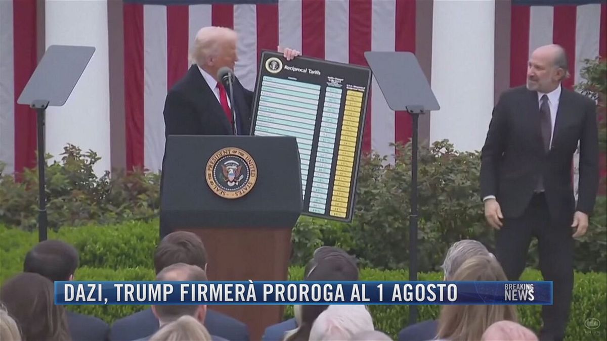 Breaking News delle 21.30 | Dazi, Trump firmerà proroga al 1 agosto