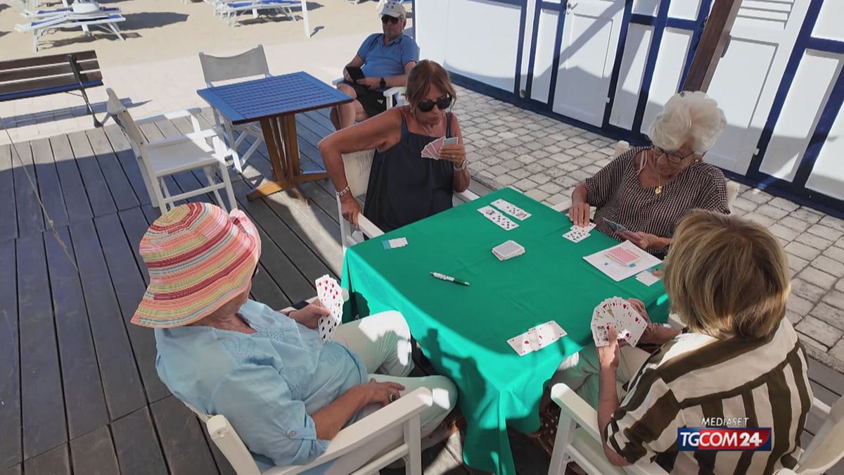 12.25 BURRACO IN SPIAGGIA SRV